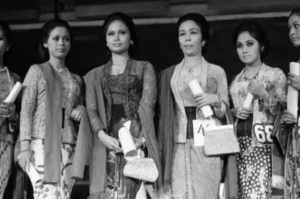 evolusi kebaya
