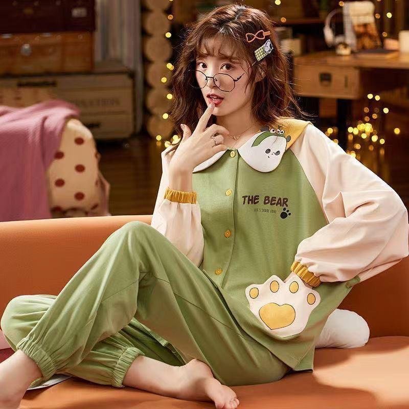 Sleepwear as Daywear: Menerapkan Baju Tidur Keluar Rumah
