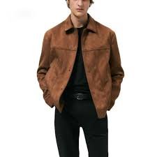 Suede Jacket: Jaket Kulit Lembut dengan Nuansa Gurun