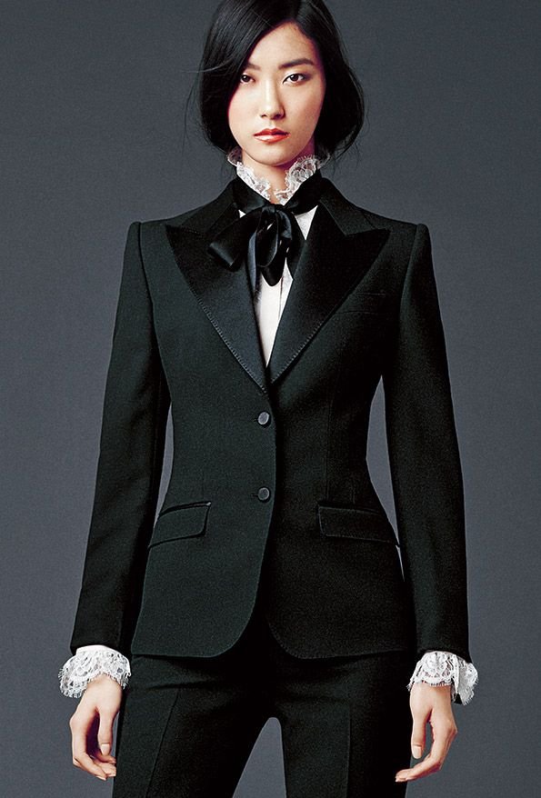 Le Smoking: Tuxedo Dressing Jadi Pilihan Fashion Berani