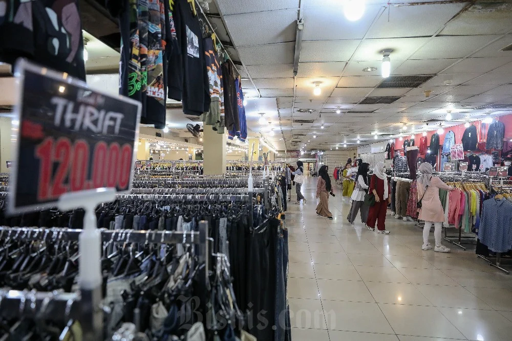 Sisi Terang dan Gelap Bisnis Thrifting Pakaian Bekas Import