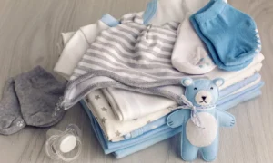 Cara Memilih Bahan Baju Bayi yang Aman untuk Kulit