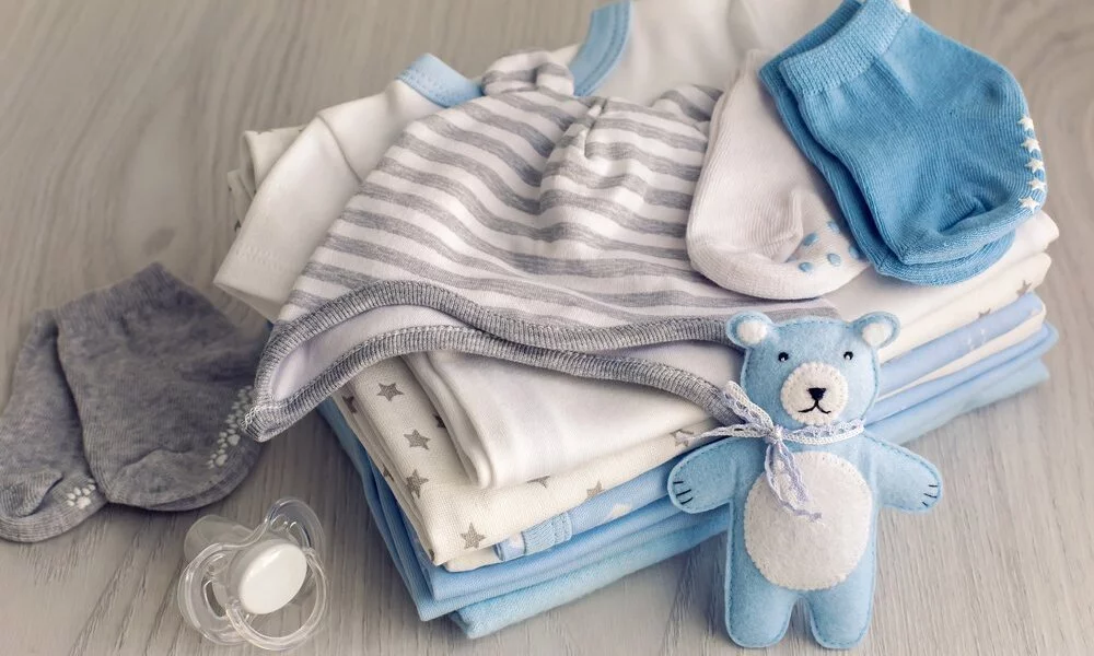 Cara Memilih Bahan Baju Bayi yang Aman untuk Kulit